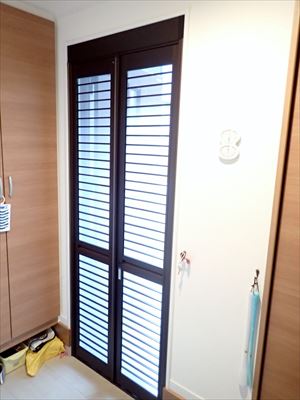 玄関に網戸を取付け 玄関に網戸を取付け